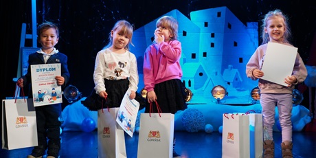 Powiększ grafikę: gala-13-gdanskiego-konkursu-plastycznego-zimowe-zabawy-675077.jpg