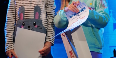 Powiększ grafikę: gala-13-gdanskiego-konkursu-plastycznego-zimowe-zabawy-675081.jpg