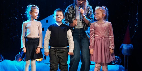 Powiększ grafikę: gala-13-gdanskiego-konkursu-plastycznego-zimowe-zabawy-675089.jpg