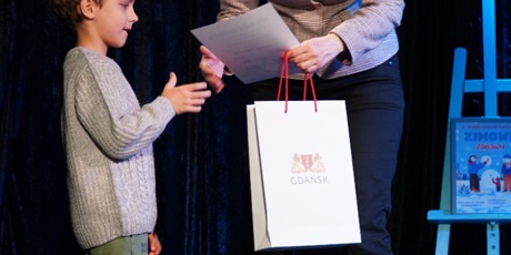 Powiększ grafikę: gala-13-gdanskiego-konkursu-plastycznego-zimowe-zabawy-675095.jpg
