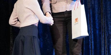 Powiększ grafikę: gala-13-gdanskiego-konkursu-plastycznego-zimowe-zabawy-675099.jpg