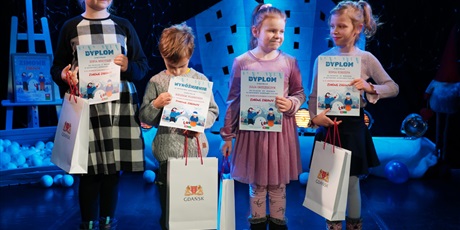 Powiększ grafikę: gala-13-gdanskiego-konkursu-plastycznego-zimowe-zabawy-675103.jpg