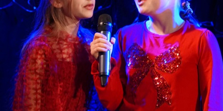 Powiększ grafikę: koncert-koled-i-piosenek-swiatecznych-pracowni-wokalnej-anny-jankowskiej-kruk-666119.jpg