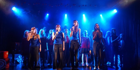 Powiększ grafikę: koncert-koled-i-piosenek-swiatecznych-pracowni-wokalnej-anny-jankowskiej-kruk-666149.jpg