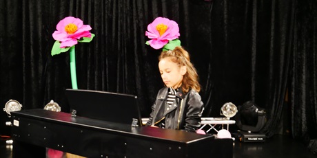 Powiększ grafikę: koncert-pracowni-keyboardu-703414.jpg