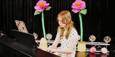 Powiększ grafikę: koncert-pracowni-keyboardu-703416.jpg
