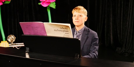Powiększ grafikę: koncert-pracowni-keyboardu-703417.jpg