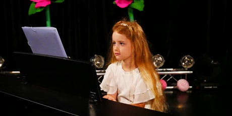 Powiększ grafikę: koncert-pracowni-keyboardu-703423.jpg