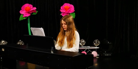 Powiększ grafikę: koncert-pracowni-keyboardu-703426.jpg