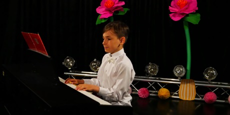 Powiększ grafikę: koncert-pracowni-keyboardu-703428.jpg