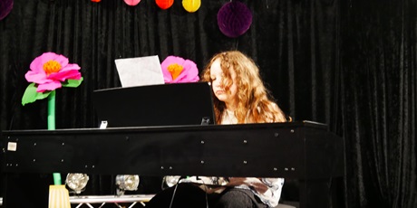 Powiększ grafikę: koncert-pracowni-keyboardu-703432.jpg