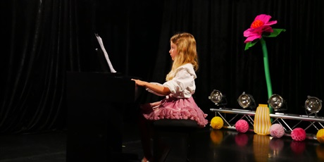 Powiększ grafikę: koncert-pracowni-keyboardu-703434.jpg