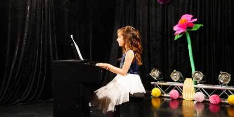 Powiększ grafikę: koncert-pracowni-keyboardu-703437.jpg