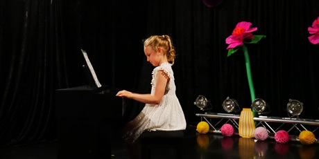Powiększ grafikę: koncert-pracowni-keyboardu-703438.jpg