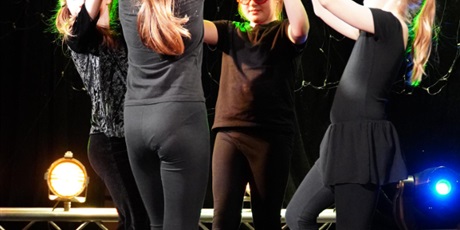 Powiększ grafikę: musical-w-oczekiwaniu-wiosny-686375.jpg