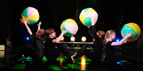 Powiększ grafikę: musical-w-oczekiwaniu-wiosny-686376.jpg