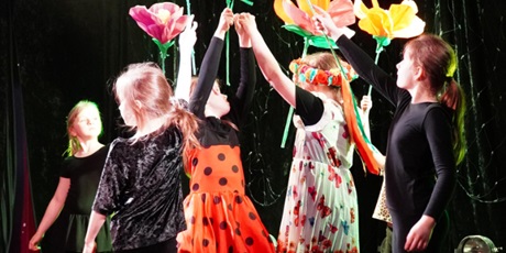 Powiększ grafikę: musical-w-oczekiwaniu-wiosny-686391.jpg