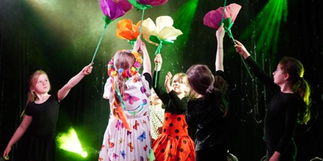 Powiększ grafikę: musical-w-oczekiwaniu-wiosny-686392.jpg