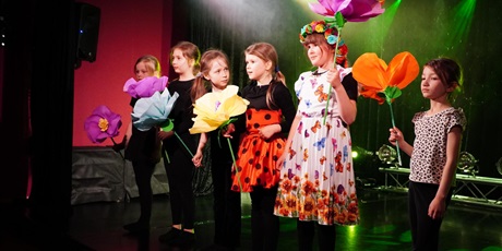 Powiększ grafikę: musical-w-oczekiwaniu-wiosny-686393.jpg