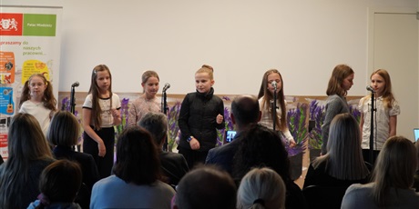Powiększ grafikę: muzyczny-koncert-pracowni-wokalnej-642943.jpg