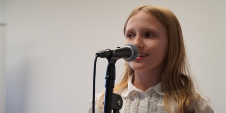 Powiększ grafikę: muzyczny-koncert-pracowni-wokalnej-642944.jpg