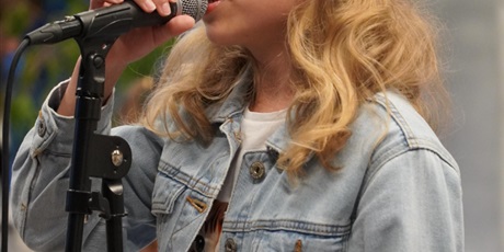 Powiększ grafikę: muzyczny-koncert-pracowni-wokalnej-642956.jpg