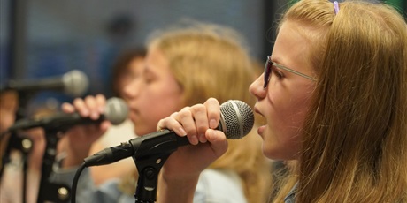 Powiększ grafikę: muzyczny-koncert-pracowni-wokalnej-642957.jpg