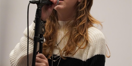 Powiększ grafikę: muzyczny-koncert-pracowni-wokalnej-642962.jpg