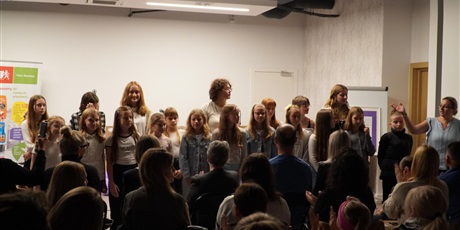 Powiększ grafikę: muzyczny-koncert-pracowni-wokalnej-642972.jpg