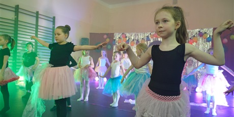 Powiększ grafikę: palacowe-dance-show-2026-697583.jpg