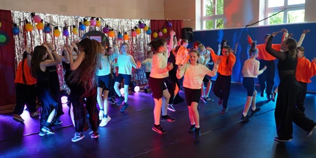 Powiększ grafikę: palacowe-dance-show-2026-697654.jpg