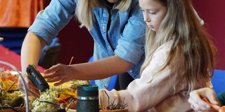 Powiększ grafikę: przyklej-sie-do-lasu-warsztaty-rodzinne-w-palacu-mlodziezy-650295.jpg