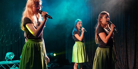 Powiększ grafikę: retro-szlagiery-tance-i-bajery-w-rytmie-gdanskich-dni-seniora-650827.jpg