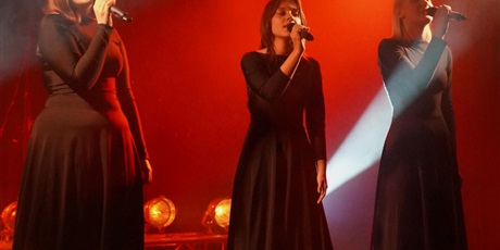 Powiększ grafikę: retro-szlagiery-tance-i-bajery-w-rytmie-gdanskich-dni-seniora-650829.jpg