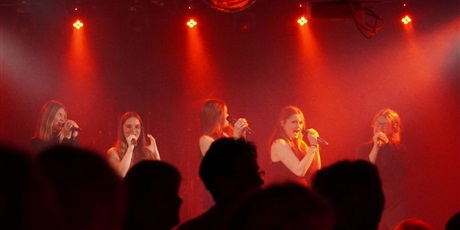 Powiększ grafikę: retro-szlagiery-tance-i-bajery-w-rytmie-gdanskich-dni-seniora-650836.jpg