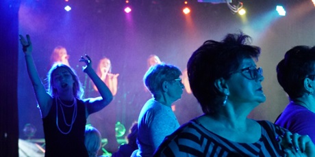 Powiększ grafikę: retro-szlagiery-tance-i-bajery-w-rytmie-gdanskich-dni-seniora-650842.jpg