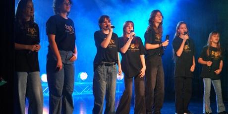 Powiększ grafikę: retro-szlagiery-tance-i-bajery-w-rytmie-gdanskich-dni-seniora-650855.jpg