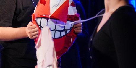 Powiększ grafikę: spektakl-grupy-proffeska-tylko-grzecznie-656463.jpg