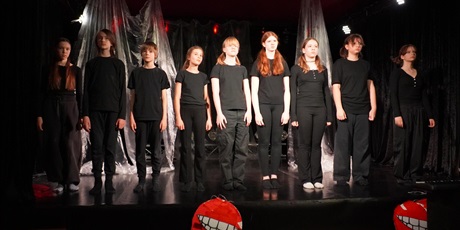 Powiększ grafikę: spektakl-grupy-proffeska-tylko-grzecznie-656487.jpg