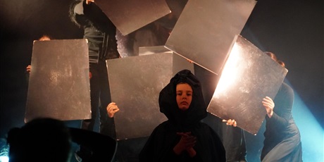 Powiększ grafikę: spektakl-krolowa-sniegu-grupy-teatralnej-lustra-sceny-693690.jpg