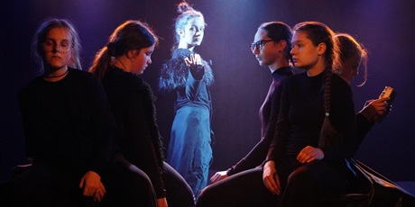 Powiększ grafikę: spektakl-krolowa-sniegu-grupy-teatralnej-lustra-sceny-693694.jpg