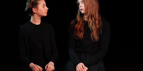 Powiększ grafikę: spektakl-krolowa-sniegu-grupy-teatralnej-lustra-sceny-693706.jpg