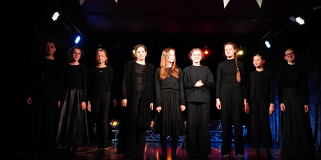 Powiększ grafikę: spektakl-krolowa-sniegu-grupy-teatralnej-lustra-sceny-693717.jpg