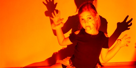 Powiększ grafikę: straaaszne-zajecia-z-pracowni-tanecznej-elzbiety-pruszko-654917.jpg