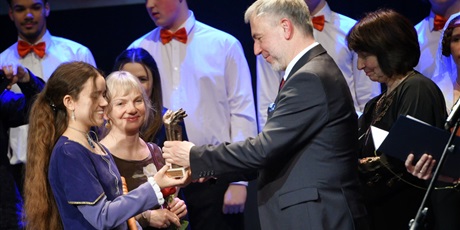 Powiększ grafikę: sukces-zespolu-fletow-prostych-piccolo-as-677127.jpg