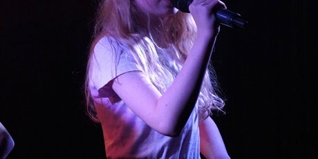 Powiększ grafikę: swiateczno-noworoczny-koncert-pracowni-wokalnej-670850.jpg