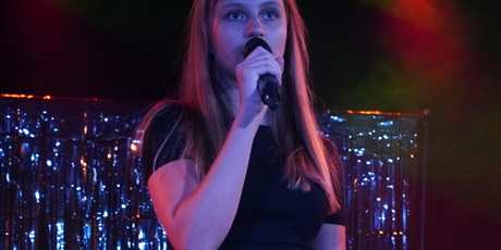 Powiększ grafikę: swiateczno-noworoczny-koncert-pracowni-wokalnej-670859.jpg