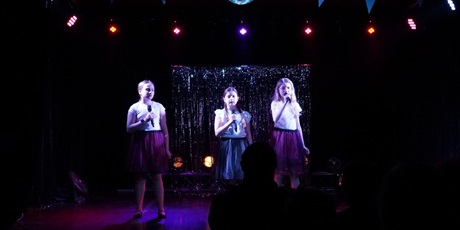 Powiększ grafikę: swiateczno-noworoczny-koncert-pracowni-wokalnej-670868.jpg