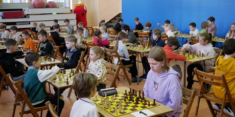 Powiększ grafikę: v-turniej-szachowa-zima-w-palacu-mlodziezy-671747.jpg