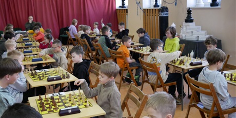 Powiększ grafikę: v-turniej-szachowa-zima-w-palacu-mlodziezy-671750.jpg